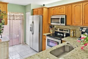 12000 S Las Palmas Dr, Pembroke Pines, FL 33025, Sold 03/12/21