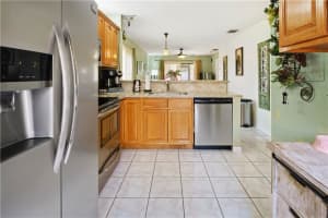 12000 S Las Palmas Dr, Pembroke Pines, FL 33025, Sold 03/12/21