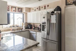 6500 Kendale Lakes Dr, Miami, FL 33183, Sold 04/14/21