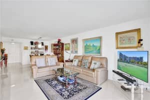 400 Leslie Dr, Hallandale Beach, FL 33009, Sold 03/10/21