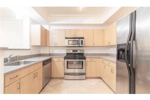 533 NE 3rd Ave, Fort Lauderdale, FL 33301, Sold 03/09/21