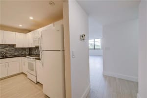 3900 N Hills Dr APT 405, Hollywood, FL 33021, - MLS#F10268186