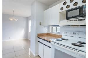 401 SW 86th Ave, Pembroke Pines, FL 33025, Sold 03/10/21