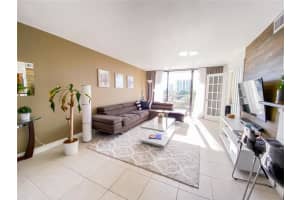 400 Leslie Dr, Hallandale Beach, FL 33009, Sold 07/16/21