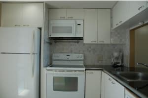 20400 W Country Club Dr, Aventura, FL 33180, Sold 04/19/21
