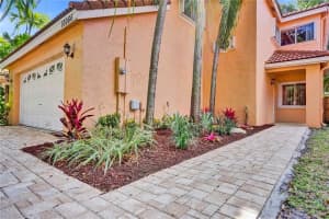 10066 NW 2nd St, Plantation, FL 33324, Sold 03/31/21