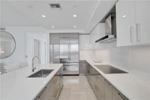 100 E Las Olas Blvd #2401, Fort Lauderdale, FL 33301, Sold 12/30/20
