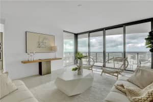 100 E Las Olas Blvd #2401, Fort Lauderdale, FL 33301, Sold 02/05/21