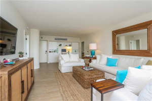 5005 Collins Ave # C5, Miami, FL 33140, Sold 01/13/22