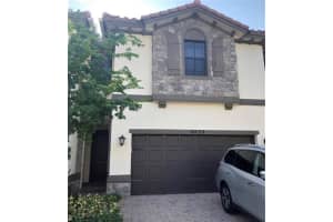 8438 Lake Majesty Ln, Parkland, FL 33076, Sold 06/01/21