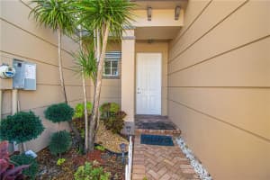 1997 Freeport Dr, West Palm Beach, FL 33404, Sold 03/19/21