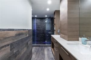 3340 NE 190th St, Miami, FL 33180, Sold 04/09/21