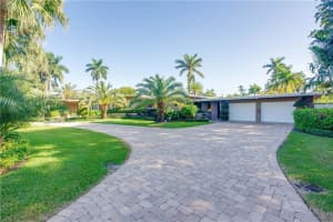 950 S Southlake Dr, Hollywood, FL 33019, Sold 10/04/21
