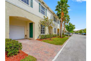 263 SW 7th St, Pompano Beach, FL 33060, Sold 04/22/21