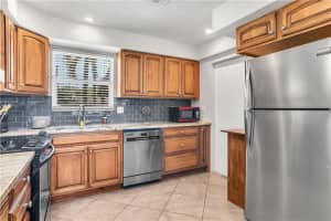 1515 NW 4th St, Boca Raton, FL 33486, Sold 04/30/21