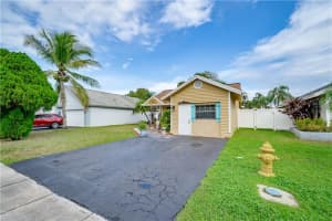 9973 NW 45th St, Sunrise, FL 33351, Sold 04/19/21