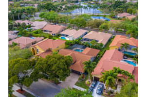 1135 Fairfax Ln, Weston, FL 33326, Sold 04/26/21