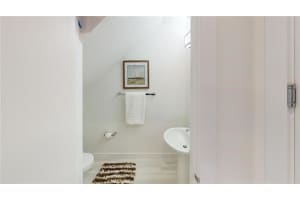 559 NE 21st Ct, Wilton Manors, FL 33305, Sold 07/07/22