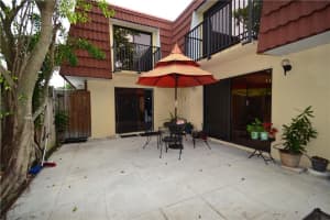 9927 NW 6th Pl, Plantation, FL 33324, Sold 04/30/21