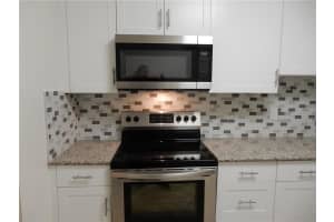 124 NE 19th Ct, Wilton Manors, FL 33305, Sold 08/13/21