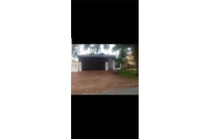 8225 NW 200th Terrace, Hialeah, FL 33015, Sold 04/23/21