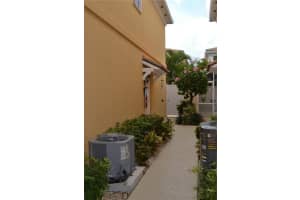 48 Laurel Oaks Cir, Jupiter, FL 33469, Sold 04/30/21