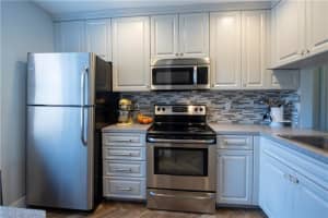 10927 NW 29th Ct, Sunrise, FL 33322, Sold 05/14/21