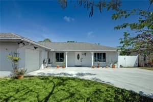 8315 SE Boxwood Ln, Hobe Sound, FL 33455, Sold 05/07/21