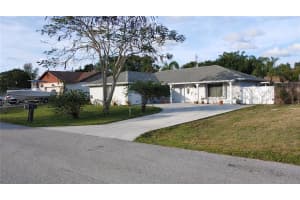 8315 SE Boxwood Ln, Hobe Sound, FL 33455, Sold 05/07/21