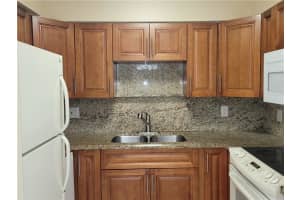 501 SE 8th St, Deerfield Beach, FL 33441, Sold 05/14/21