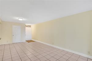 212 Lake Pointe Dr, Oakland Park, FL 33309, Sold 03/30/21