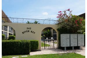 342 Southwind Dr, North Palm Beach, FL 33408, Sold 04/23/21