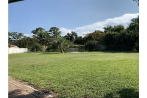 8421 Square Lake Dr, Palm Beach Gardens, FL 33418, Sold 10/13/21