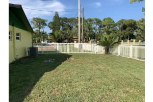 8421 Square Lake Dr, Palm Beach Gardens, FL 33418, Sold 10/13/21