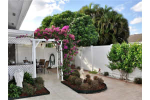 300 Lakewood Cir E, Margate, FL 33063, Sold 12/22/21