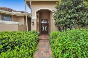 10080 NW 7th St, Plantation, FL 33324, Sold 05/14/21