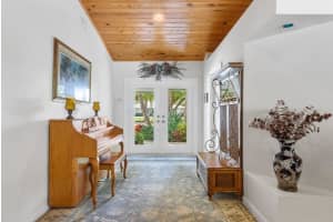 621 SW 18th St, Boca Raton, FL 33486, Sold 05/07/21