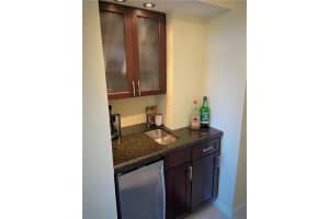 3200 NE 29th St, Fort Lauderdale, FL 33308, Sold 08/24/21