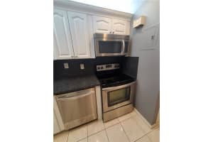 3111 Oakland Shores Dr APT F211, Oakland Park, FL 33309, Sold 04/09/21