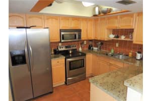 34 Spinning Wheel Ln, Tamarac, FL 33319, Sold 06/03/21