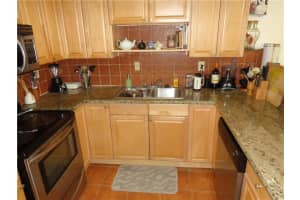 34 Spinning Wheel Ln, Tamarac, FL 33319, Sold 06/03/21