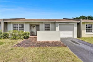 5470 Lakewood Cir S, Margate, FL 33063, Sold 05/10/21