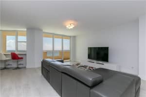 3180 S Ocean Dr, Hallandale Beach, FL 33009, Sold 08/13/21