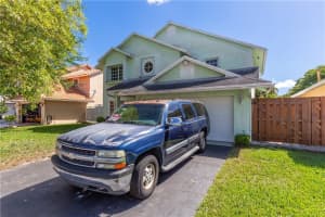 18841 NW 77th Ct, Hialeah, FL 33015, Sold 05/14/21