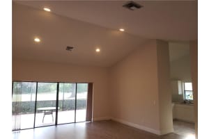 8614 NW 82nd St, Tamarac, FL 33321, Sold 09/14/21
