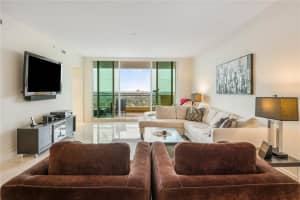 411 N New River Dr E, Fort Lauderdale, FL 33301, Sold 03/19/21