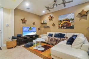 2263 NE 9th Ave, Wilton Manors, FL 33305, Sold 06/25/21