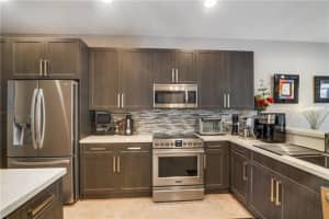 2263 NE 9th Ave, Wilton Manors, FL 33305, Sold 06/25/21