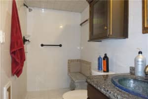 6941 NW 81st Pl, Tamarac, FL 33321, Sold 04/16/21