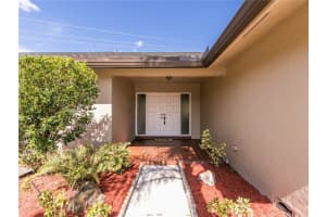 10041 SW 14th St, Pembroke Pines, FL 33025, Sold 05/18/21
